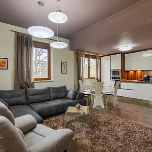 https://cosy-luxury-flat-in-the-centrum-90sqm-3-rooms.varna-hotels.com